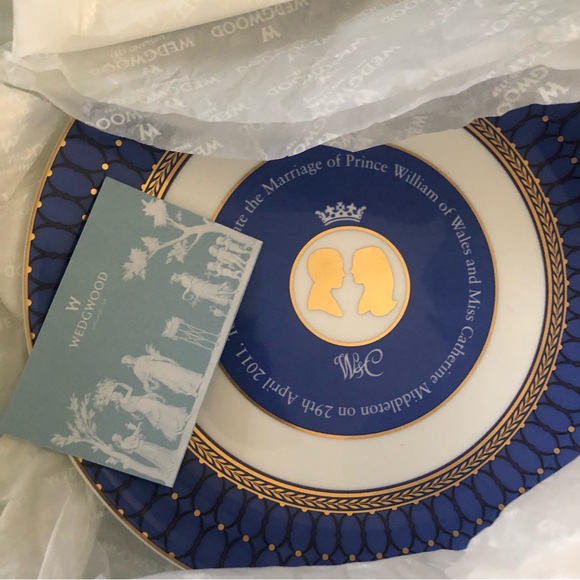 Wedgewood Commemorative Plate - Picture 2 of 4